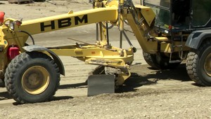 Firmy odstupujú od zmlúv so samosprávami. Školy či cesty môžu zostať nedokončené