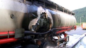 Na rýchlostnej ceste R1 horela cisterna