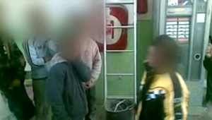 Obžalovaní policajti z fackovania chlapcov na súd nechodia, na verdikt sa čaká už 8 rokov