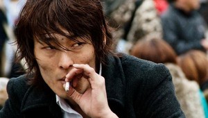 Katastrofa v Japonsku zasiahne aj fajčiarov!