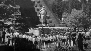 Na Dukle sa má opäť meniť socha