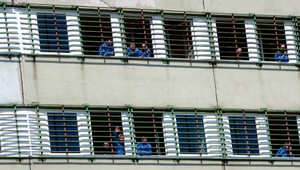 Väzňovi z Leopoldova pomáhal utiecť komplic na motorke