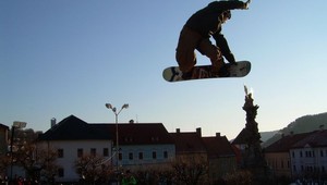 Nokia Snowboard X Tour prináša Big air do historického centra Kremnice