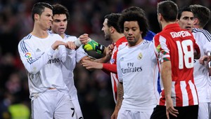 VIDEO. Zl(at)ý loptoš Ronaldo... Šticoval súpera, videl červenú!