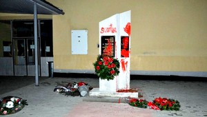 Bustu Vasila Biľaka okamžite po jej odhalení pomaľovali umelci