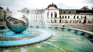 Kiska nemá rezidenciu, ubytovanie si zabezpečí sám