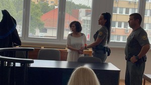 Matku tyranku, ktorá bila svoje deti a vysielala to naživo, odsúdili