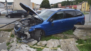 Opitý vodič spôsobil katastrofu. Zboril plot a poškodil plynovú prípojku