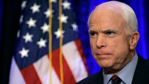 Zomrel americký senátor John McCain. Bol veľkým kritikom prezidenta Donalda Trumpa