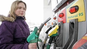 Tankujeme opäť drahšie! Nafta stúpa hore