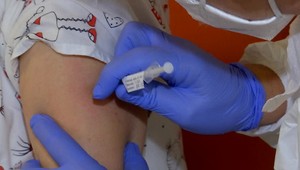 Zmena očkovacej stratégie. Používanie Sputniku V musí schváliť Štátny Ústav pre kontrolu liečiv