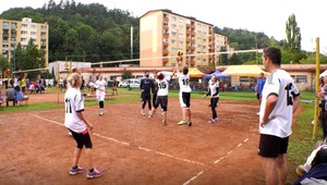 Volejbal spojil ľudí z celého Slovenska. Na memoriále Mateja Tótha nechýbala ani TV JOJ