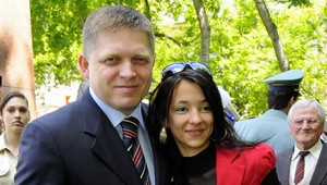 Fico vyzval, aby sa na 1. mája neprestalo bozkávať pod čerešňou