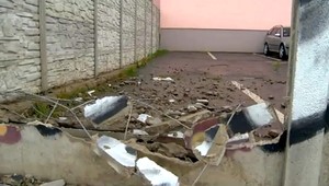 Múr na Luníku IX. niekto zbúral, staré problémy sú späť