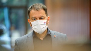 Komentár Arpáda Soltésza: V roku 2021 na Slovensku zomrela dôvera aj nádej