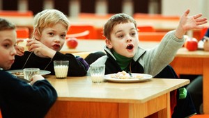 Ministerstvo chce deťom pobrať automaty na jedlo