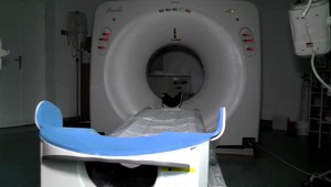 V chudobnom regióne ľudia doma aj v kostoloch zbierajú peniaze na kúpu CT prístroja do nemocnice