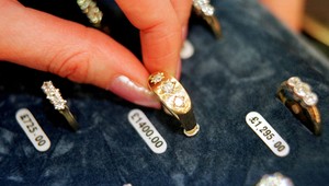 Krádež za takmer 20 000 eur! Žena veľmi chcela klenoty doma