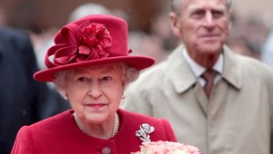 Martikán a Riapoš si podali ruku s Alžbetou II.