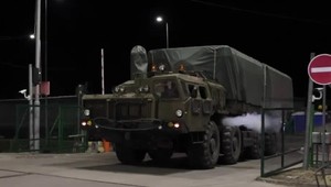 S-300 nemusí byť jedinou vojenskou pomocou pre Ukrajinu. Ministri hovoria o húfniciach i stíhačkách