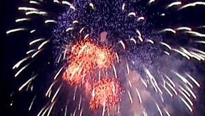 Muž nespokojný s prácou primátora sa mstil pyrotechnikou, potom zaútočil nožom