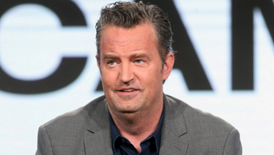 Chandler z Priateľov si nedal povedať! Nadváha, cigarety a KOLAPS priamo na ulici!