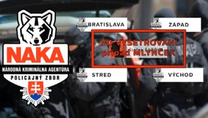 Bývalý policajný funkcionár v rukách kukláčov. Zadržali ho počas razie