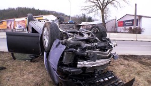 Nehoda pri Zvolene, v aute sedeli dve malé deti