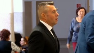 Podľa okresného súdu exposlanec Jánoš svoju manželku a dcéru netýral a je nevinný