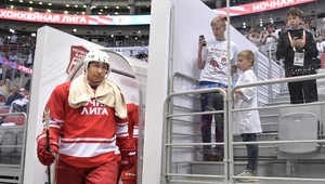 Putin hral hokej s legendami, strelil päť gólov