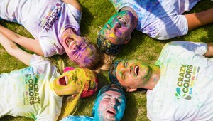 Poď sa vyblázniť na najfarebnejší beh tohto leta