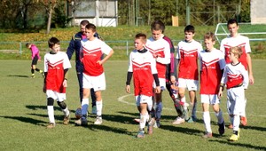 Nadácia TV JOJ pomáha mladým futbalistom, dostali dresy a výbavu