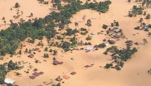 FOTOGALÉRIA: Pretrhla sa priehrada, stovky ľudí sú nezvestné