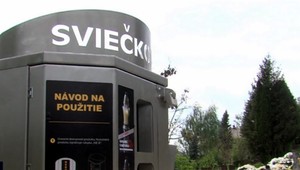 V Humennom majú unikát. Sviečkomat na cintoríne