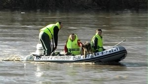 Na Hrone sa prevrátili člny s deťmi, inštruktor (†36) sa utopil