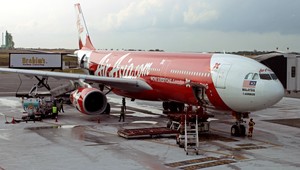 Z radarov zmizlo indonézske lietadlo. Na palube bolo 162 ľudí