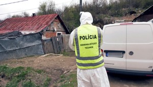 Hádka sa skončila dramaticky, manželia na seba zaútočili nožom a sekerou