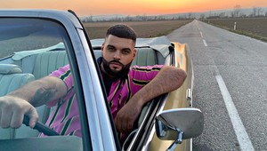 Raper Boki predstavil nový videoklip: Hviezdi v ňom kontroverzný súťažiaci z Bez servítky!