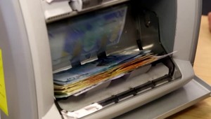 Dokázala zrealizovať úverový podvod za vyše 200 miliónov. Po odhalení strávi roky za mrežami