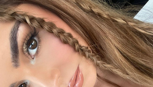 Podprsenka Demi Rose jednoducho neunesie jej obrovské prsia