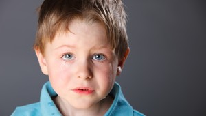 Chlapec (6) je preukázateľne gay, tvrdí sudca a násilníkovi znížil trest