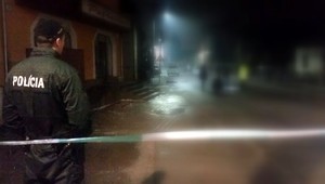 Policajti v dedine pri Ružomberku zastrelili útočníka (†45)