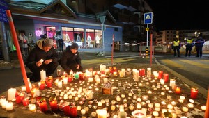 Požiar v bare počas osláv Nového roka zabil približne 40 ľudí. Údajne 100 osôb je v kritickom stave