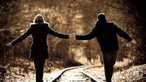 Manželia zatajili osem áut a poberali dávky v hmotnej núdzi