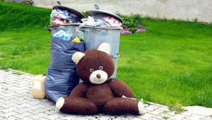 Les nie je smetisko: cigareta sa rozkladá 15 rokov, žuvačka 50