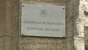 Prokurátorovi sa v noci vyhrážali bombou v byte, zasahovala polícia
