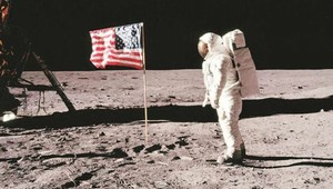 Odhalili tajný plán NASA pre prípad neúspechu pristátia na Mesiaci