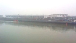 Zrážka lodí na Dunaji. Tanker sa zrazil s osobnou loďou