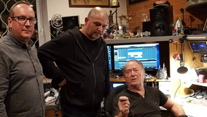 Smola sa lepí českej kapele na päty, počas nakrúcania dostal ich kolega infarkt!