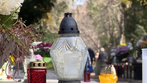 Zvýšené riziko nehôd a požiarov. Počas sviatočných dní sú v pohotovosti hasiči a aj policajti